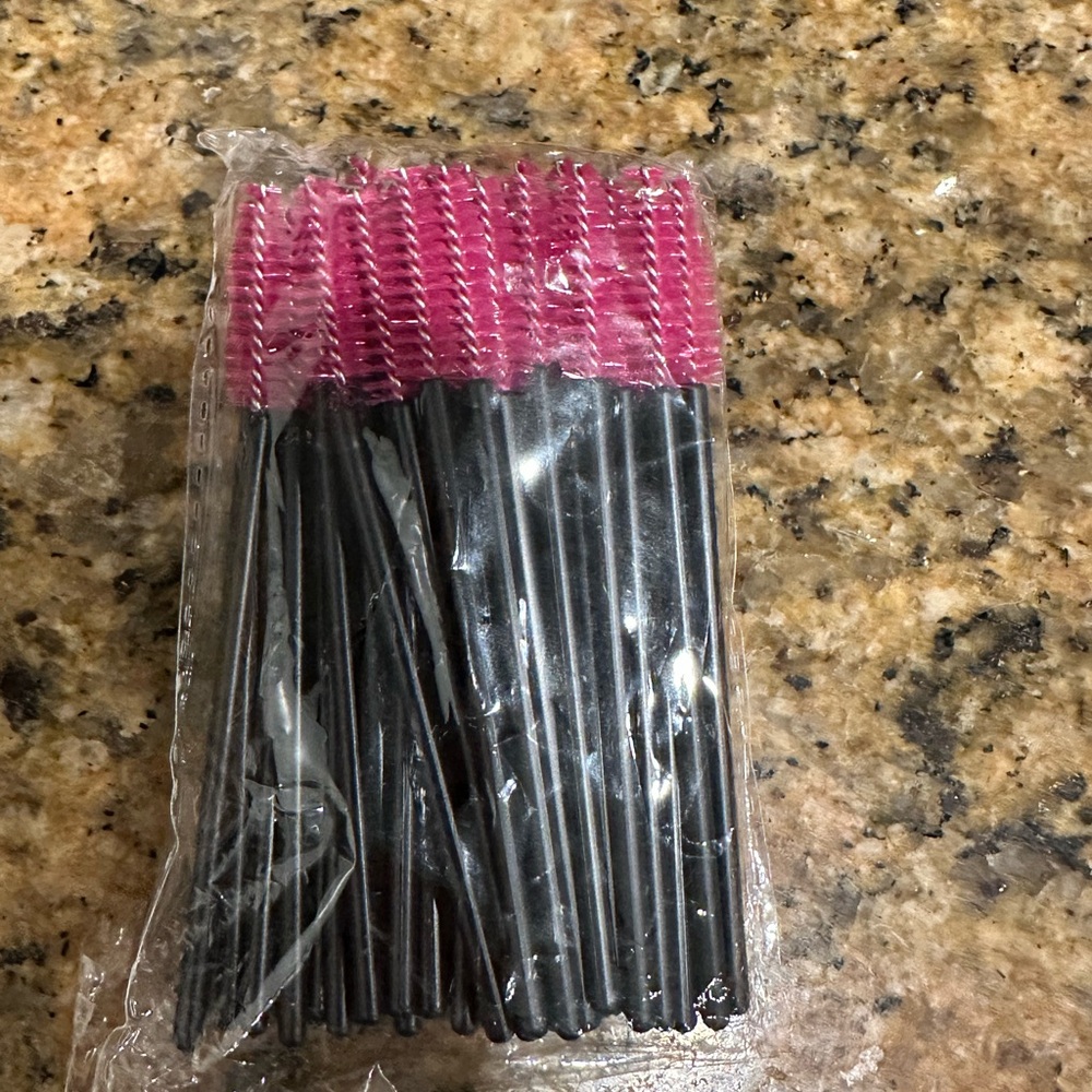 disposable mascara wands mini lash brush  Fuchsia color
